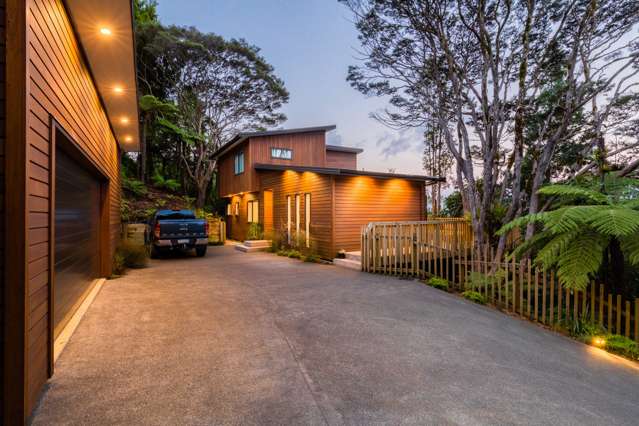 410a Scenic Drive Waiatarua_1