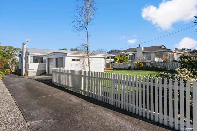 24 Golf Road New Lynn_16