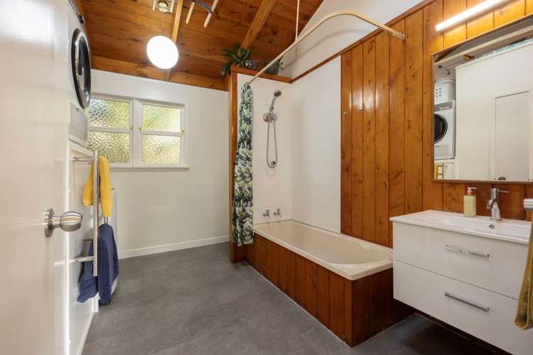 198 Scenic Drive Titirangi_16