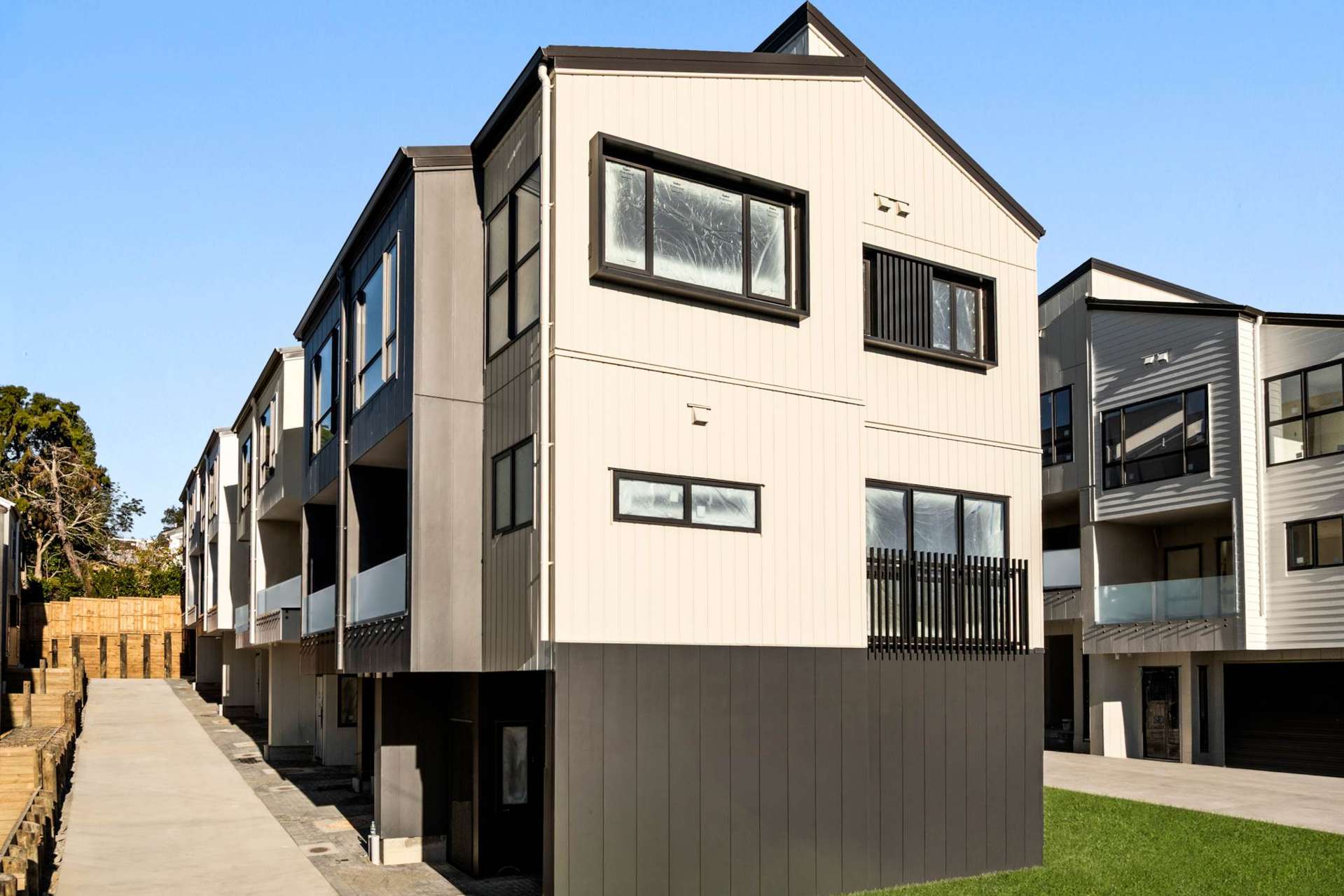 71 Archers Road Hillcrest_0