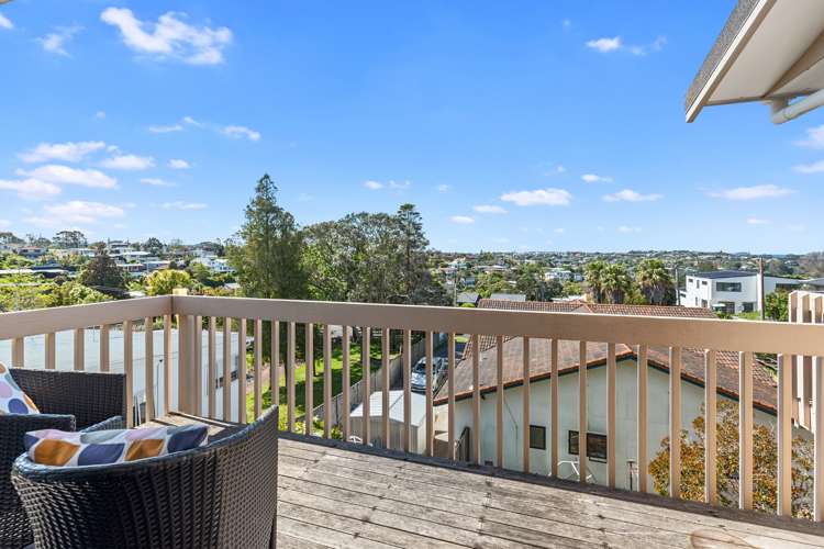 852 Beach Road Waiake_12