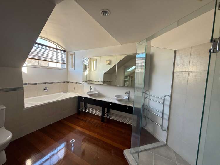 10 Villa Court Eastern Beach_11