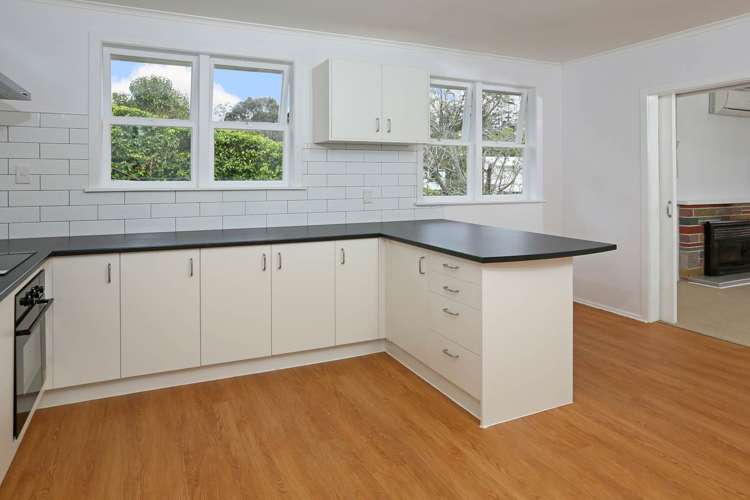 137 Edmonton Road Te Atatu South_12