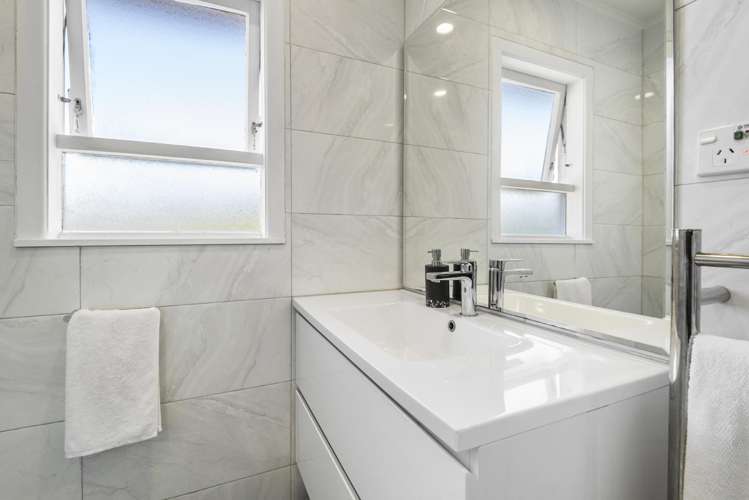 1/10 Philip Place Hillcrest_20