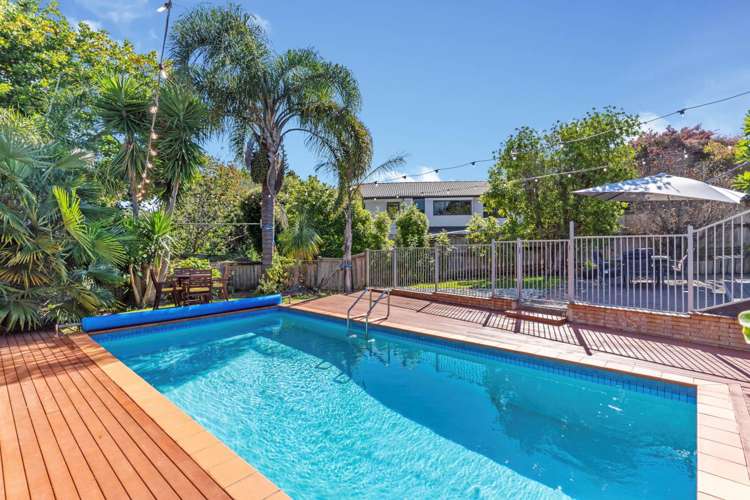 81a Beach Road Mellons Bay_24