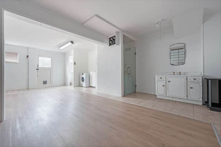 221 Te Atatu Road Te Atatu South_19