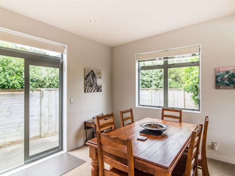 2/61 Severn Street Island Bay_6