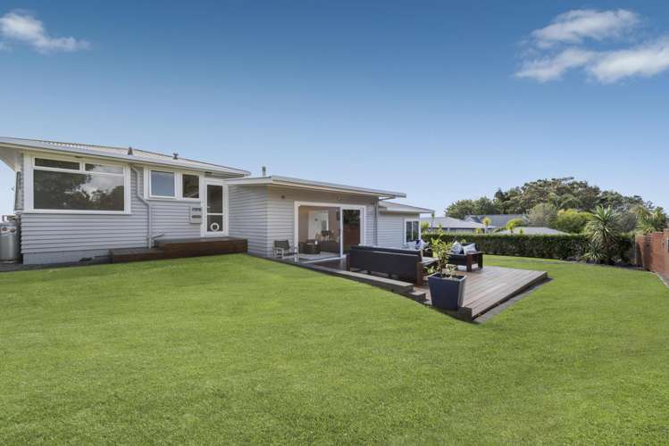 9 Bradbury Road Botany Downs_5