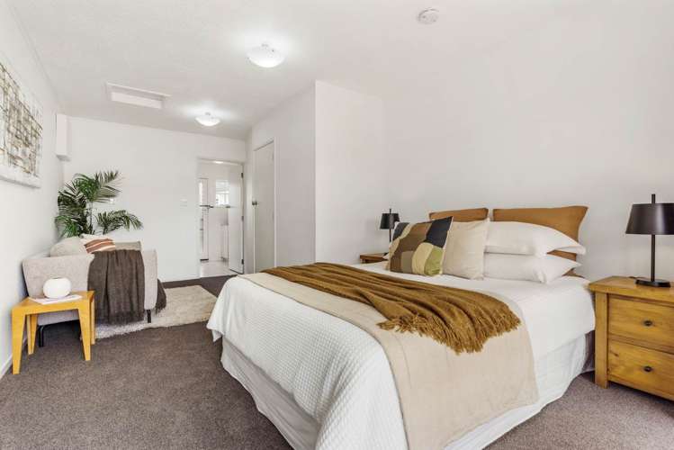 2/11 Vivian Wilson Drive Eastern Beach_11