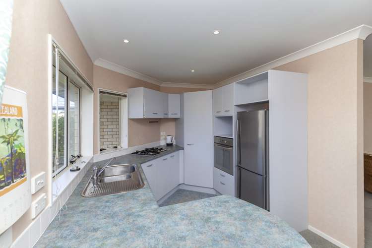 2 Crown Hill Paraparaumu_11