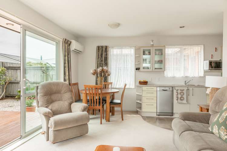 2/98 Derby Street Westport_5