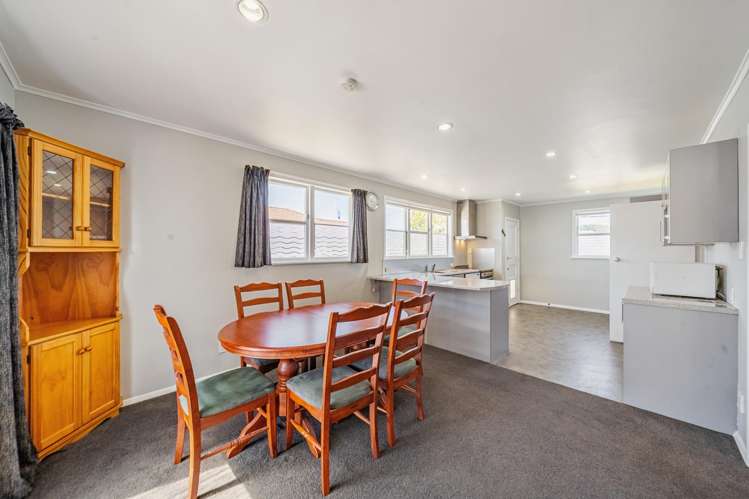 84 Shakespeare Avenue Trentham_6