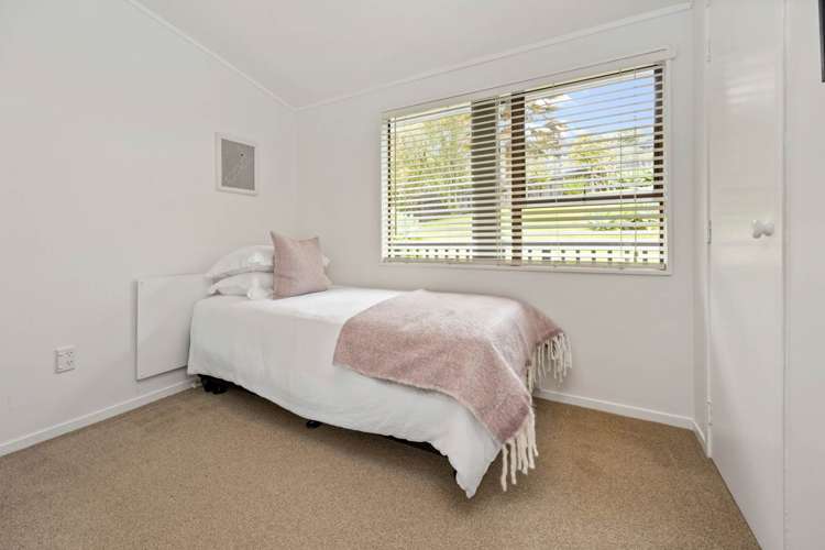 3 Telstar Place Beach Haven_12