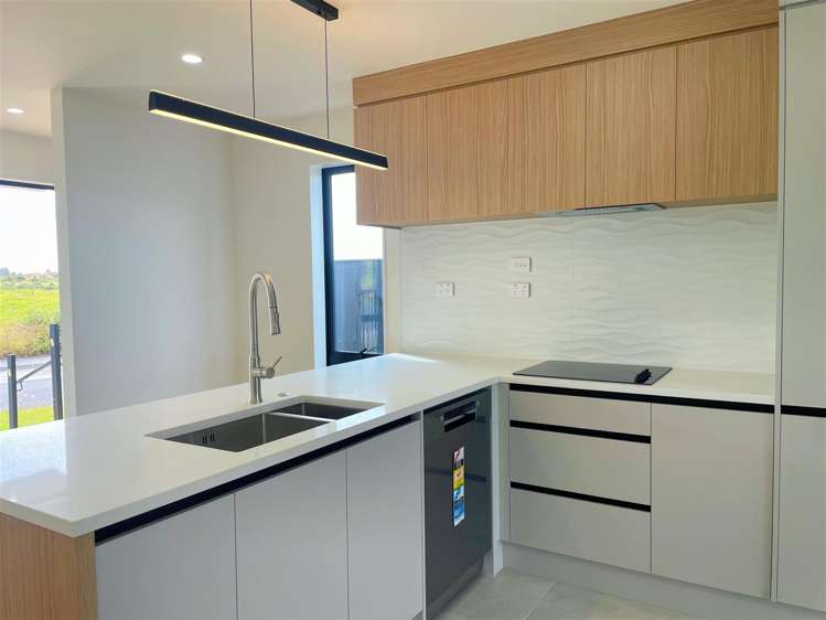 8 Harikoa Way Karaka_5