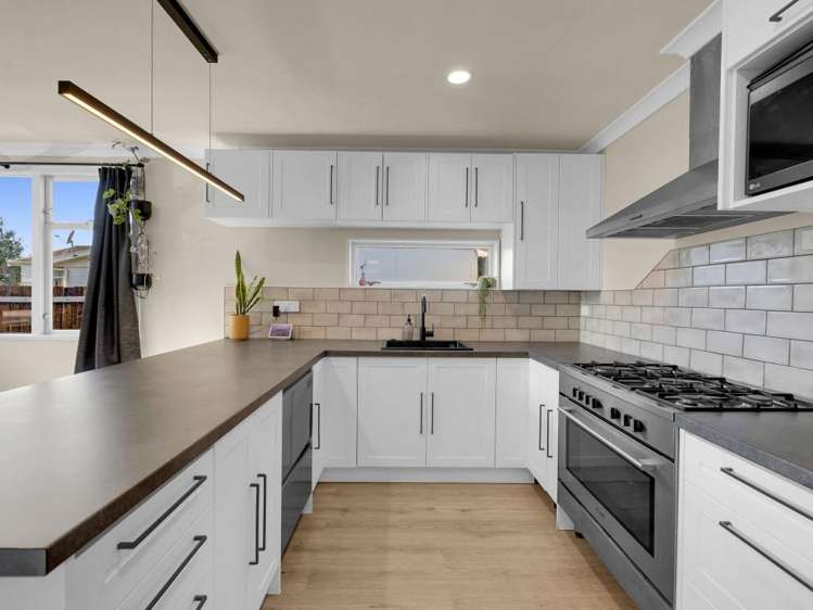 43 Oakfield Crescent Pukete_3