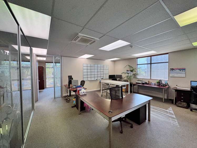 1 Airborne Road Rosedale_5