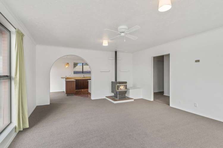 16 Momorangi Crescent Redwood_3