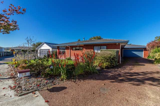 Estate Sale - Big Home, Prime EIT Location