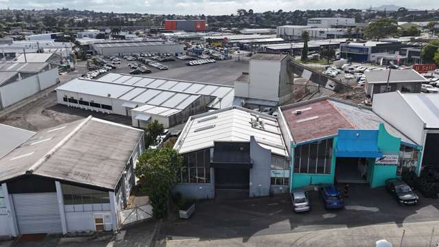 Versatile Industrial in Wairau Valley - 277sqm