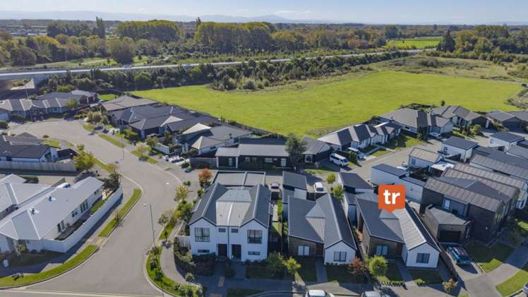 15 Eminence Drive Northwood_17