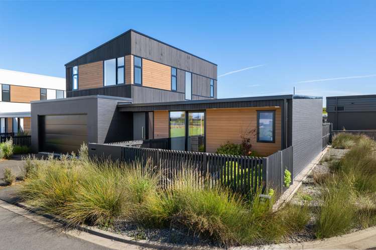 27 Blackmore Place Springlands_24