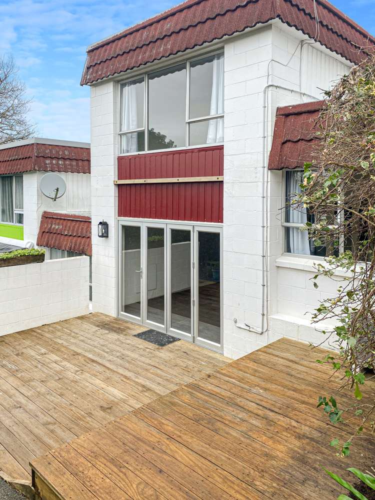 2/52 Fruitvale Road New Lynn_17