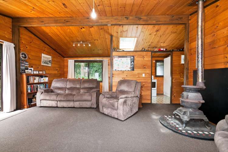 1/2 Malam Street Glen Eden_2