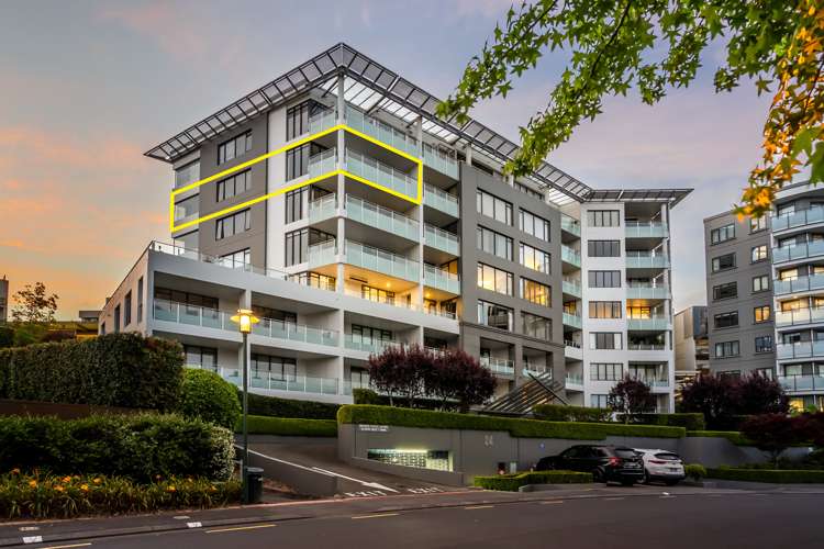 6a/24 James Cook Crescent_0
