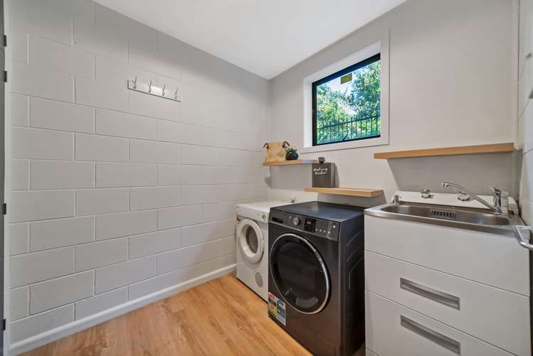 22C Yellowstone Crescent Burwood_26