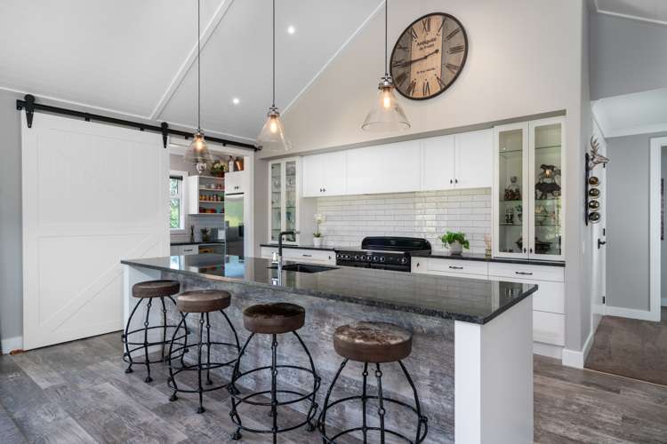 654a Tukairangi Road Kinloch_9