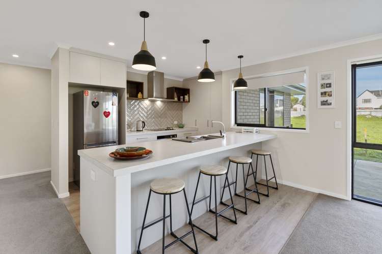 5 Longwood Court Levin_6