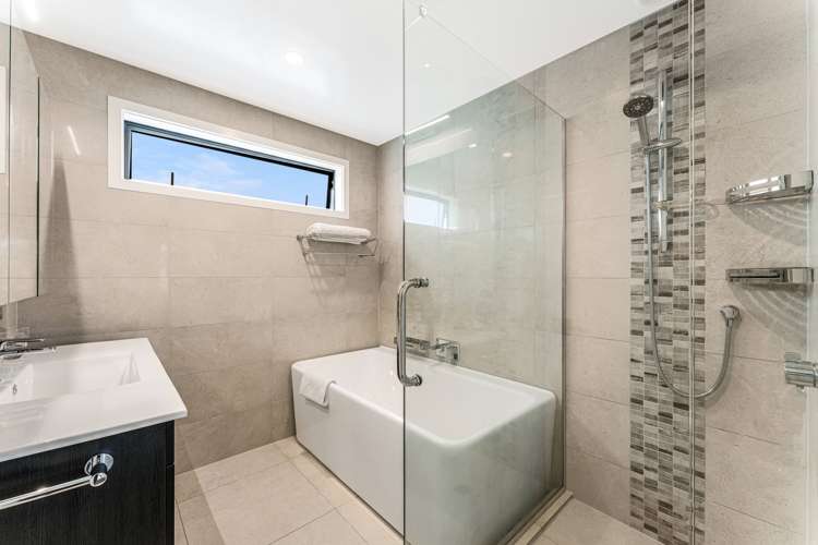 5 Parani Court Te Atatu Peninsula_12