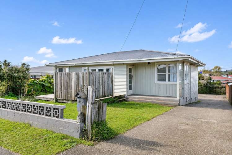 325 Hazelmere Crescent_1