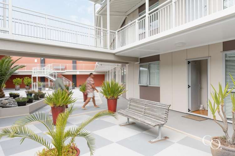 213 332 Maunganui Road_2