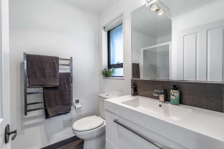 700 Queens Drive Waikiwi_9