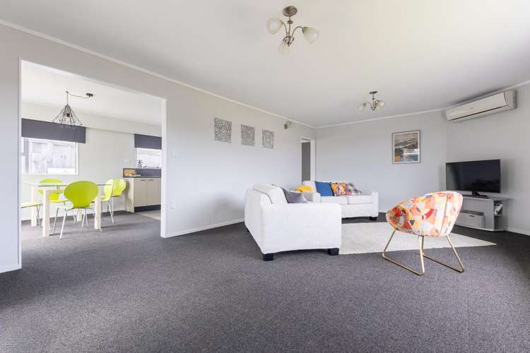 2 Robert McKeen Street Otaki Beach_8