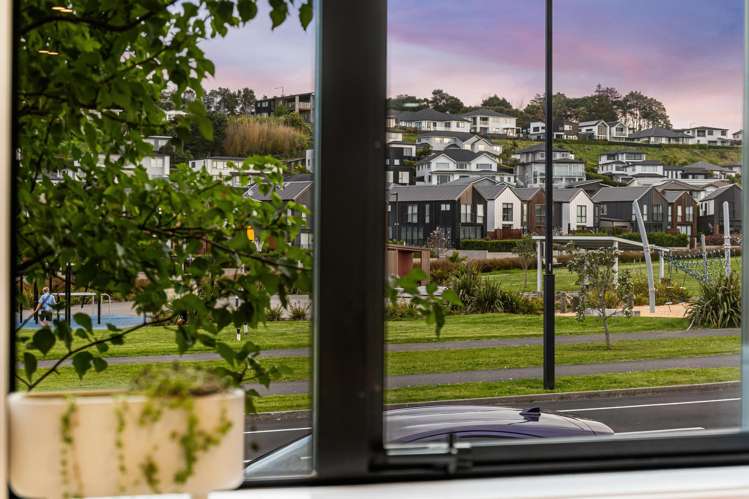 145 Bonair Crescent Silverdale_7