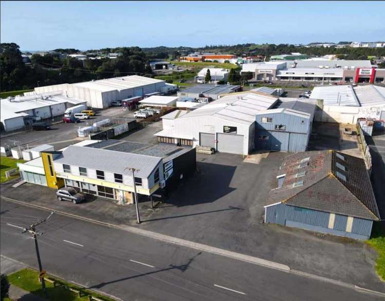 10-16 Constance Street Waiwhakaiho_17