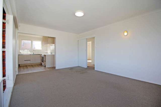 2/15 Willcott Street Mount Albert_4