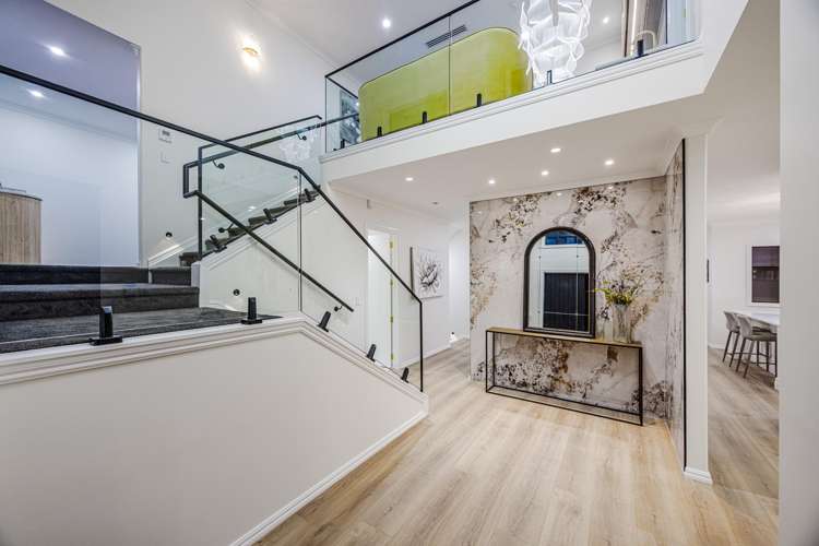 17 Ballyalton Crescent Flat Bush_1