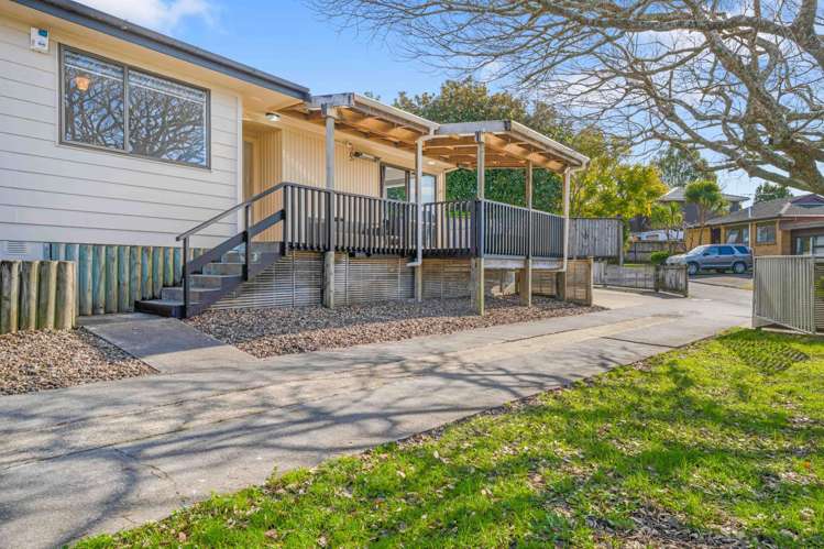 54 Mirrabooka Avenue Botany Downs_1