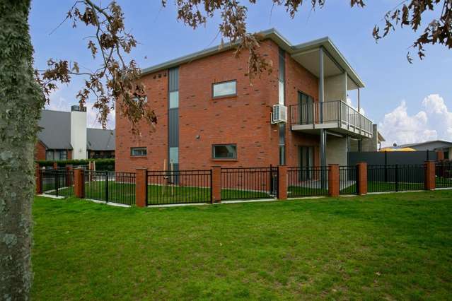 2/49 Pengover Avenue 1093_3
