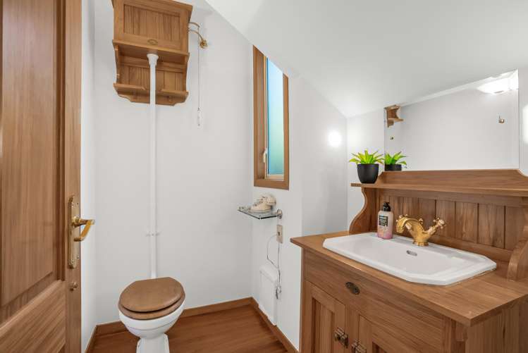 4 Green Park Lane Korokoro_27