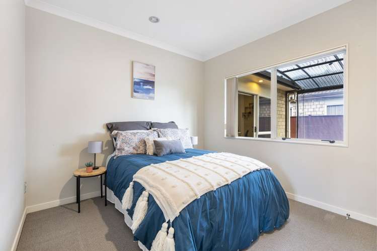 17 Stamford Crescent Flat Bush_13