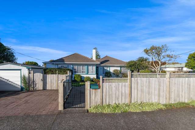 125 Seaview Road Westown_1