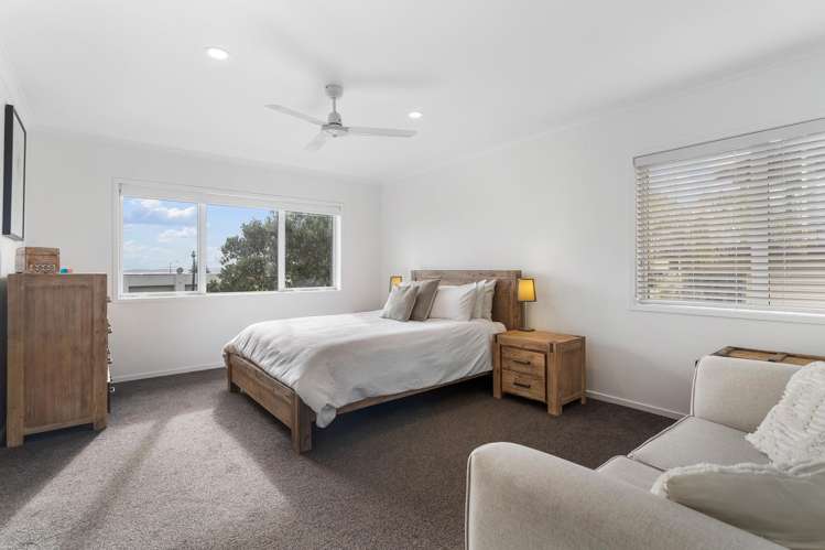 6 Crossland Place Maraetai_33