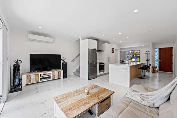 53 Glidepath Road Hobsonville_2