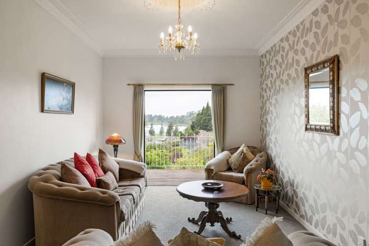 150 Lake Crescent Hamilton Lake_9