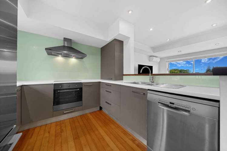 44 Bond Crescent Forrest Hill_5