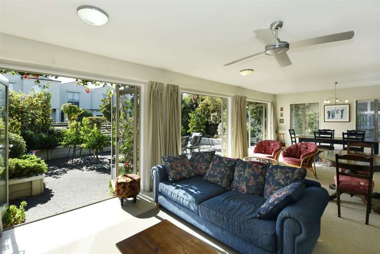 1 Monro Way The Wood_8